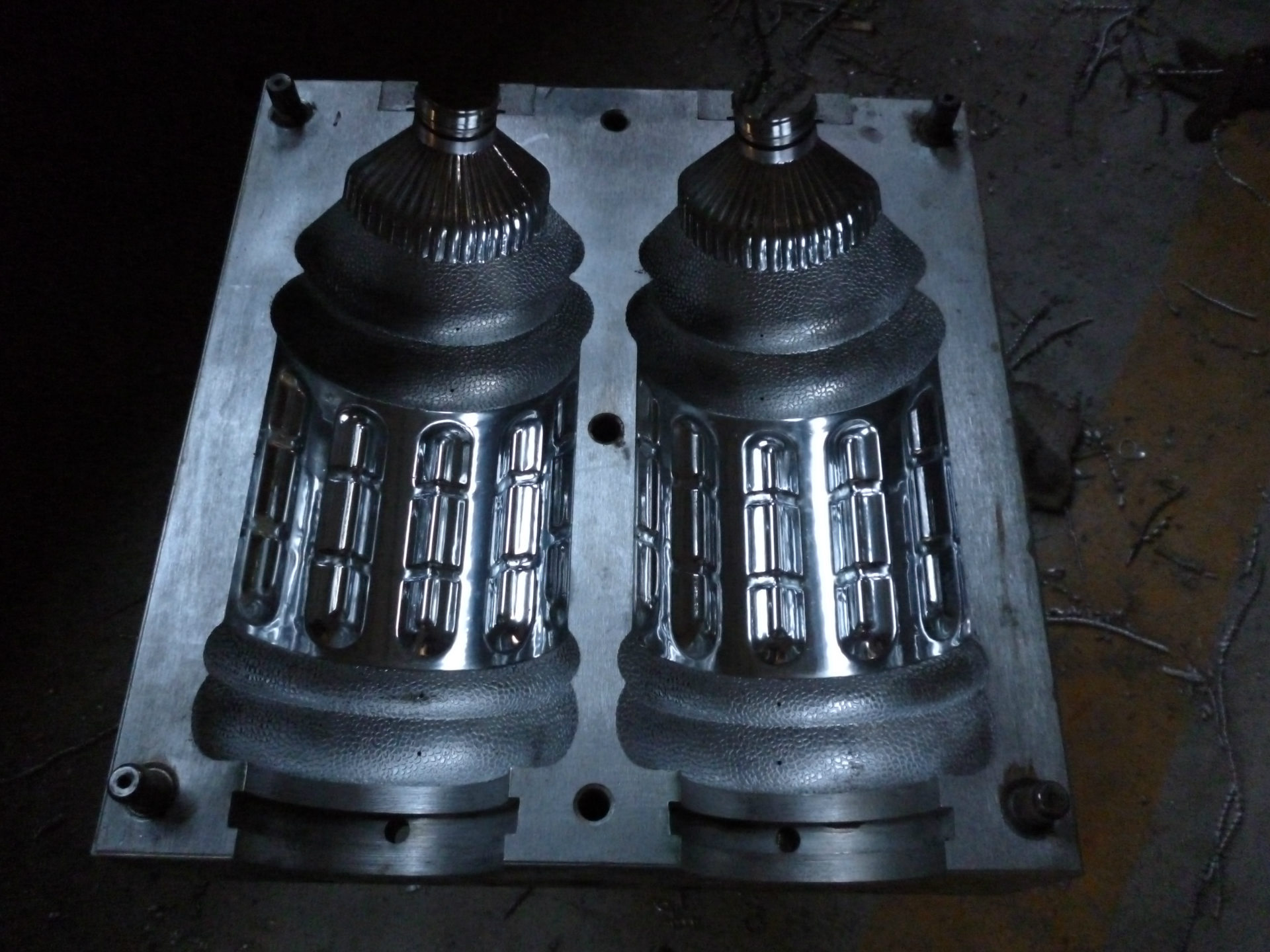 苏州德惟格机电设备有限公司取得一项名为“一种吹瓶机拉杆吹气机构”的专利