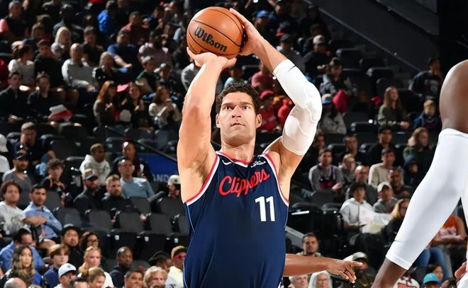 大洛佩兹创历史纪录：18000分+2000盖帽+1000