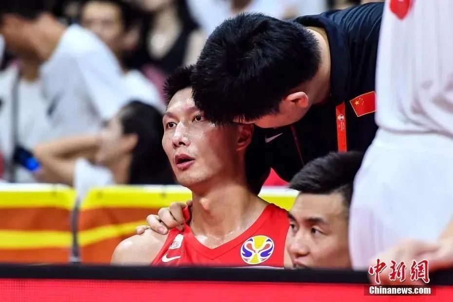 易建联正式退役告别篮球生涯 感恩岁月同行