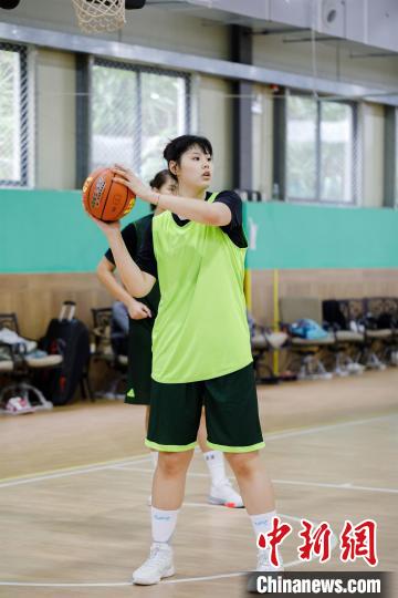 李月汝春节返乡：篮球生涯中难得的家庭时光