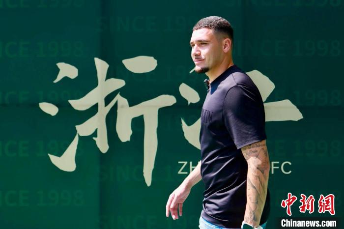 浙江绿城租借韩国前锋亚戈·卡列洛补强中锋阵容