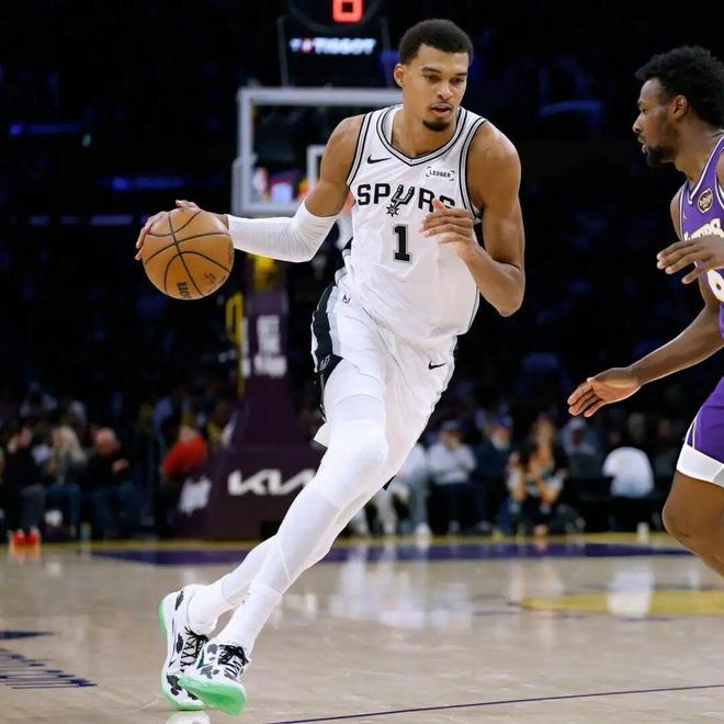 文班亚马冲击MVP榜单 球鞋代言引发热议