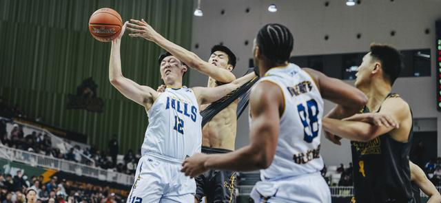 新军黑马崛起：上海玄鸟男篮NBL总决赛首战告负